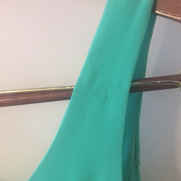 Lush size small dress with criss cross cut out - Picture 4 of 6